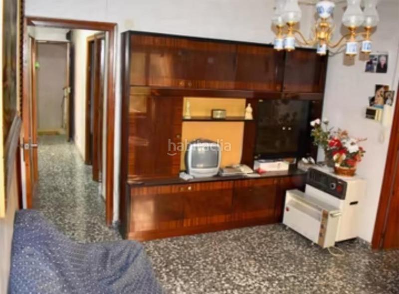 Foto 3ebe1922-c38a-486a-b15e-35a4c9b90ae2. Édifice dans Monòver