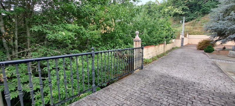 Foto 0ce57625-7845-429b-8df4-0b3f94c68491. Casa amb calefacció piscina a Área Rural Sur Ponferrada