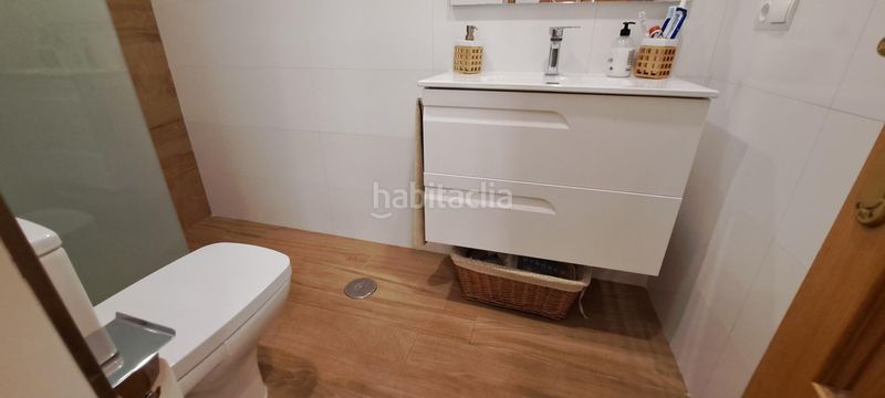Foto b075be9b-94f0-45cf-b570-4728bd17fa4a. Casa amb calefacció piscina a Área Rural Sur Ponferrada