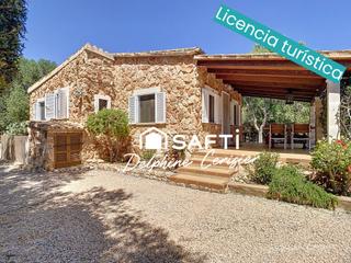 Masia a Es Llombards