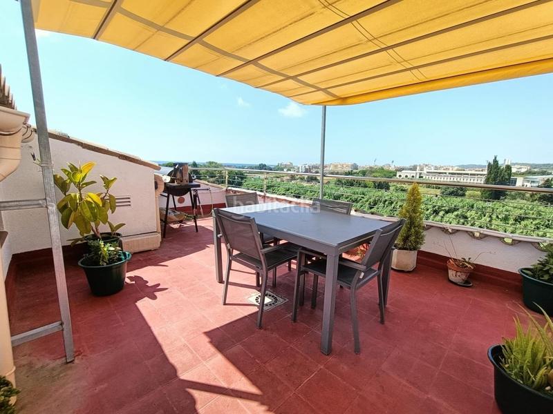 Foto de62ae16-35c2-42ec-822e-12f6720a4bbc. Casa a schiera in Centre Pineda de Mar