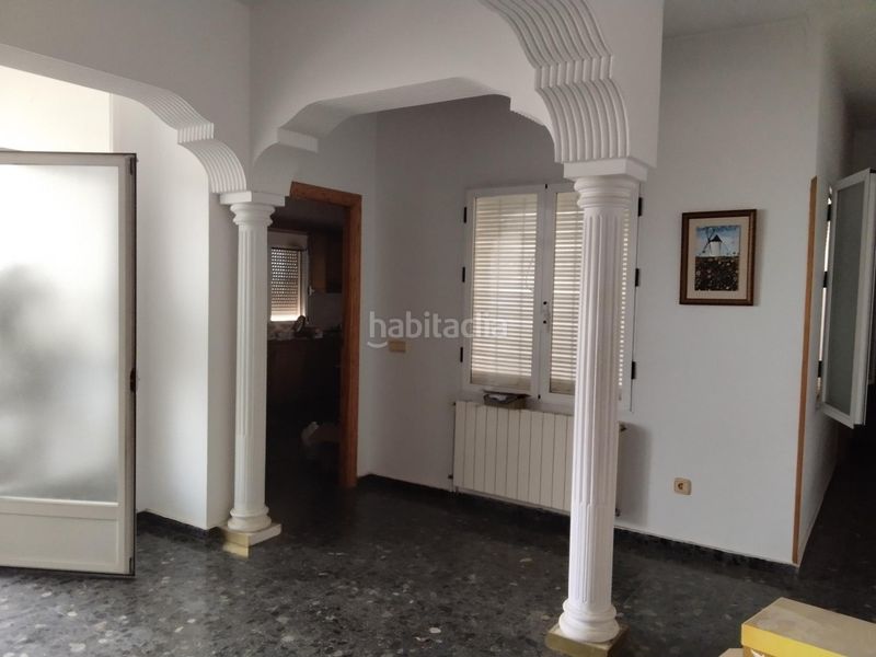 Foto d20f38e2-7133-47f4-a724-f14be27ddea1. Casa aparellada amb aparcament a Campo de Criptana