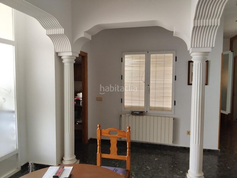 Foto e68713b0-2ddf-4f53-8e40-d716e8a4ba64. Casa aparellada amb aparcament a Campo de Criptana