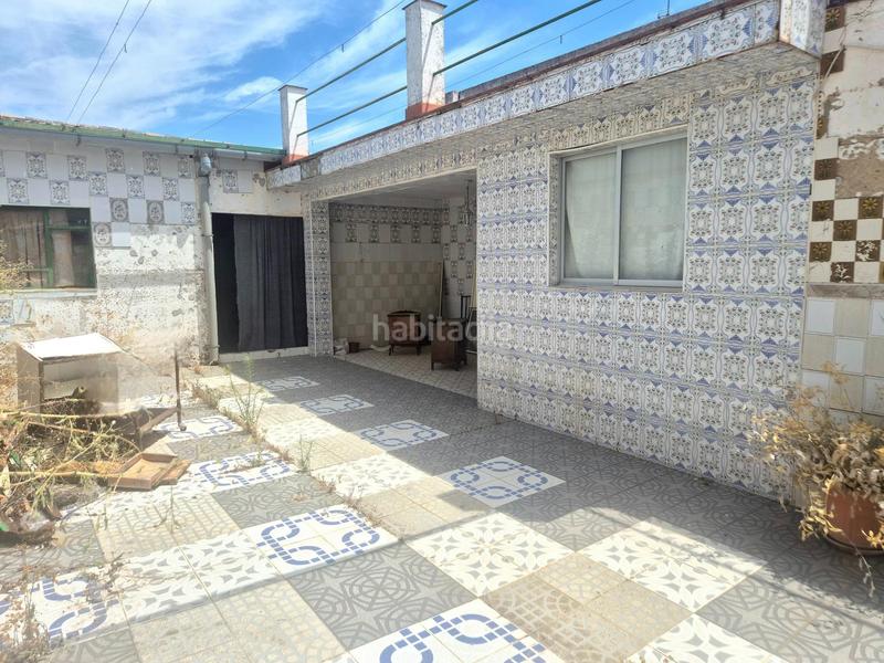 Foto 803ba55f-7f3a-4167-99bd-73efcbc89fdf. Casa a schiera con parcheggio in Montijo