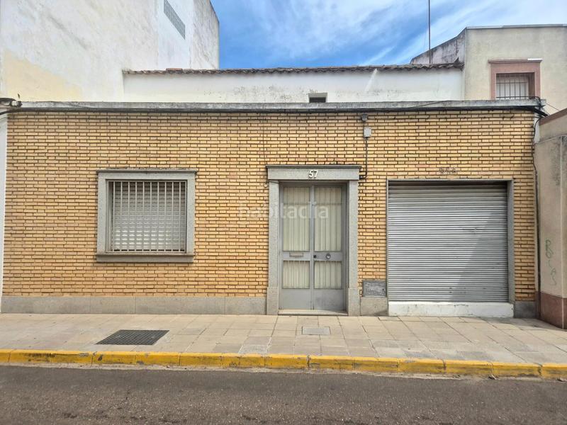 Foto b70e1770-eace-47cd-9900-bcb3f981af83. Casa a schiera con parcheggio in Montijo