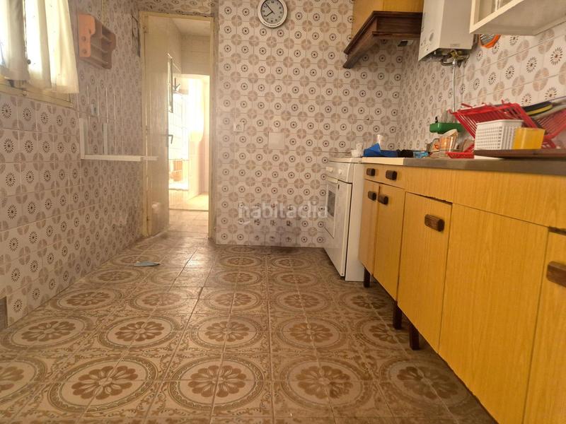 Foto f41ef3d8-be79-47be-95f6-a9bf34479116. Casa a schiera con parcheggio in Montijo