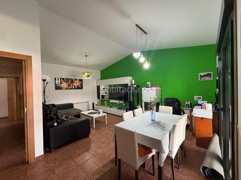 Foto 243dd5fb-40c9-4f35-bd3c-d1f475ebe115. Casa pareada en Ponteareas