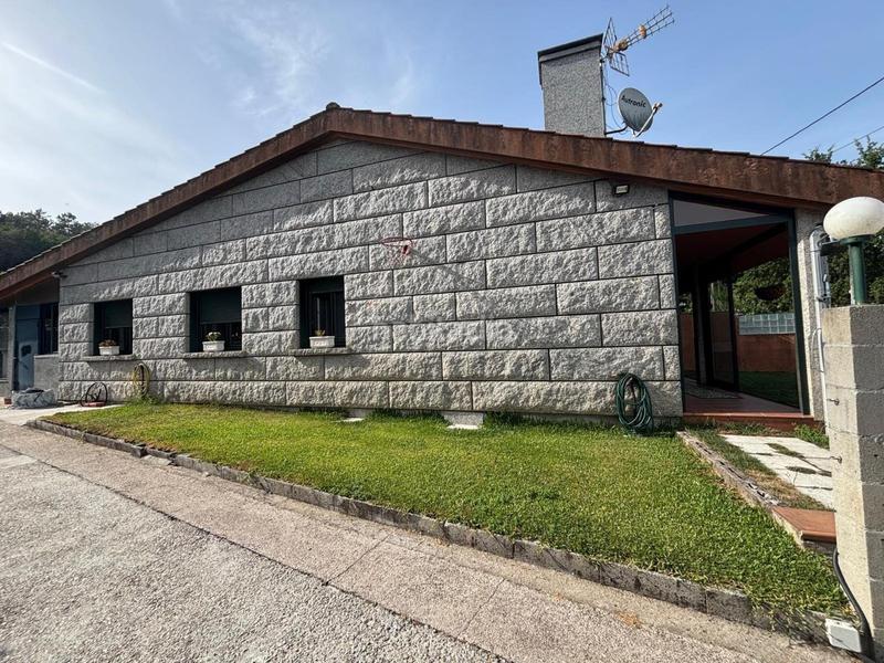 Foto 77388c71-118f-4bb3-a009-50e784f21a30. Casa pareada en Ponteareas