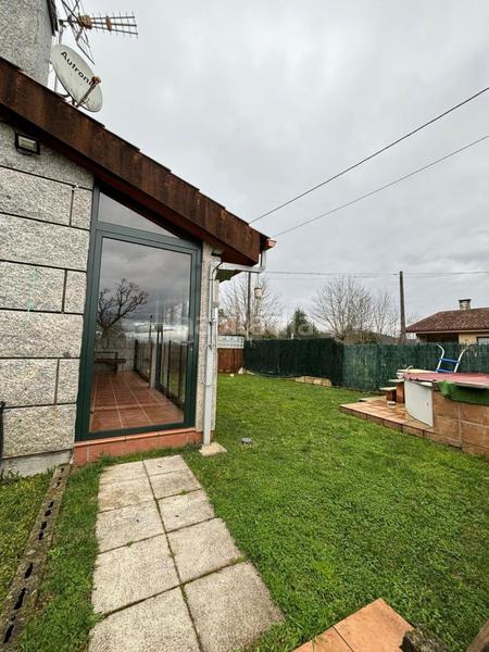 Foto 89c1e537-f791-4104-9bc2-fb148554225d. Casa pareada en Ponteareas