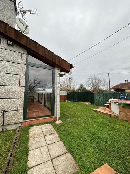 Foto c503419c-a45d-4329-9153-418182205c01. Casa pareada en Ponteareas