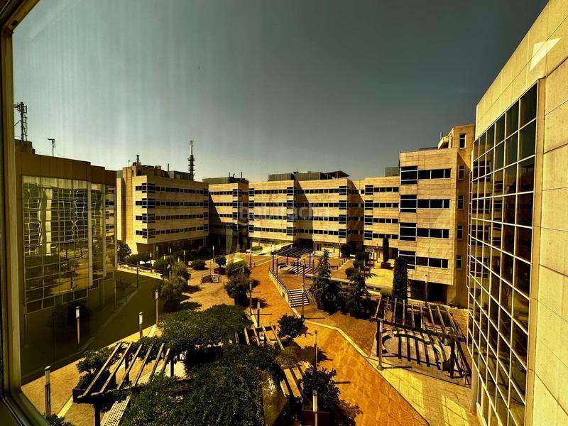 Foto 5dd54547-2872-4ece-bccd-8bb0699db544. Büro mit parking in Simancas Madrid