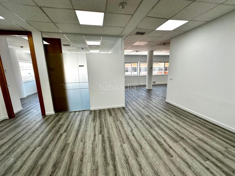 Foto 0a637e5d-9fce-414b-bd79-b3decd4ef3a9. Office space with parking in Simancas Madrid