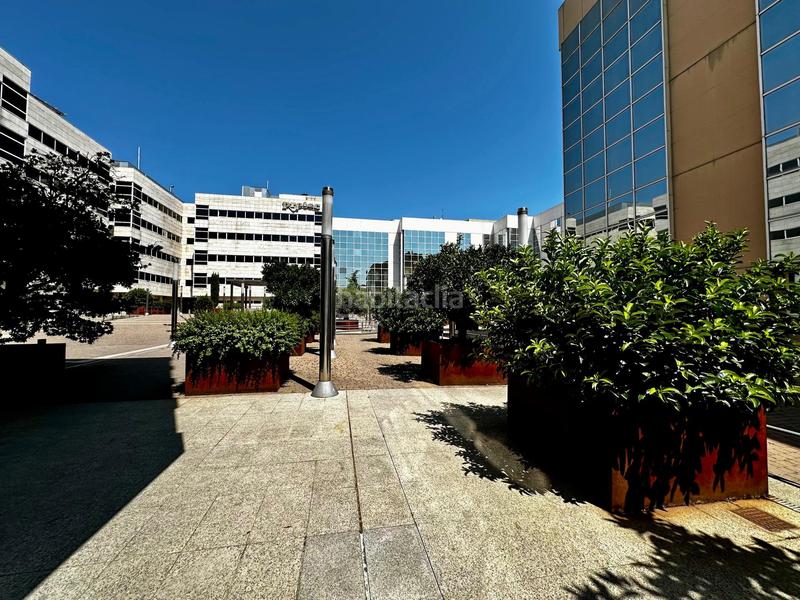 Foto 453bd9de-2943-4b47-a7e0-06c3b6c6ee32. Office space with parking in Simancas Madrid