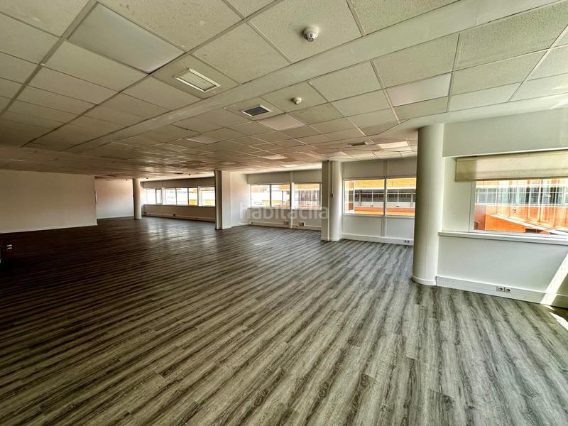 Foto 573d8ef7-fd53-407d-ae97-380c65851071. Office space with parking in Simancas Madrid