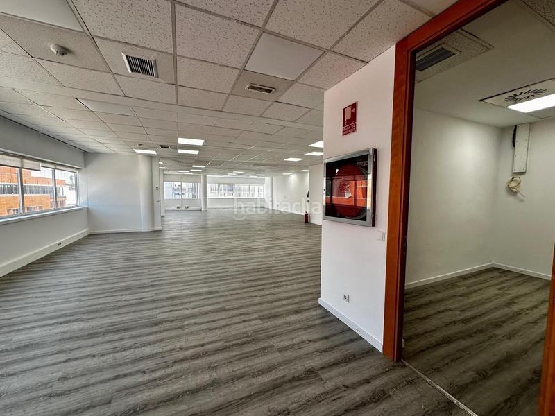 Foto 8d5e3e5c-546c-463e-8898-cdd442b68c29. Office space with parking in Simancas Madrid