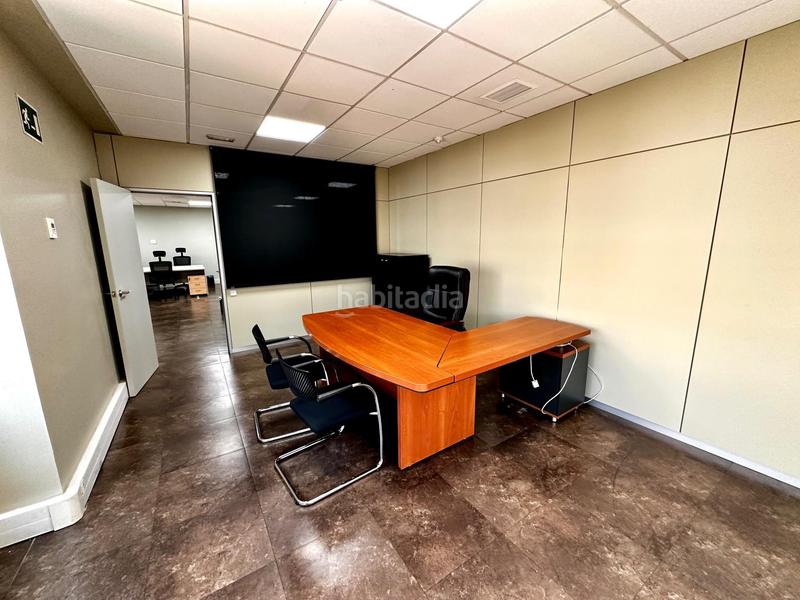 Foto 9e731e1a-0ef2-4466-9289-20732fa373ee. Office space with parking in Simancas Madrid