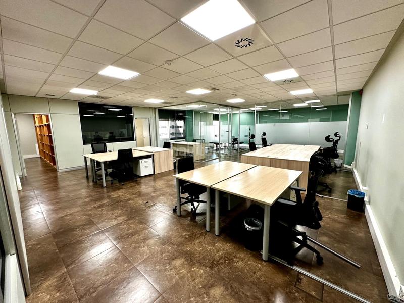 Foto cc730ea6-9865-444d-98d6-6a26502ca9bf. Office space with parking in Simancas Madrid