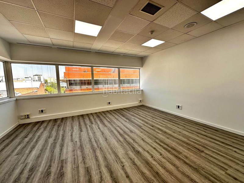 Foto 27f19c01-f4e2-477c-bd5a-79e664459ed1. Ufficio con parcheggio in Simancas Madrid