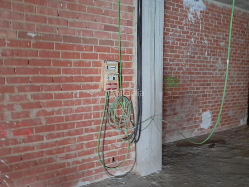 Foto c6caea6a-5235-403d-b579-d90a8d7e59b7. Local comercial en Zona Calle Valencia Torrent