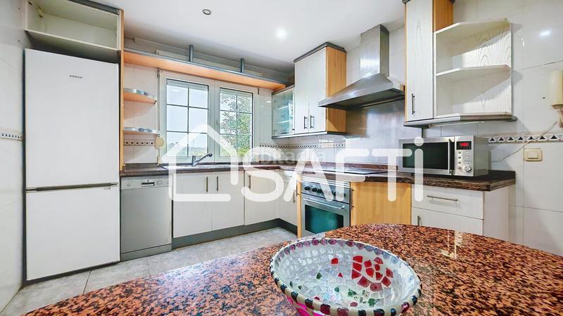 Foto 8d558492-ef31-4b2a-939f-f09b3cb61bfd. House with heating parking pool in Porceyo Gijón