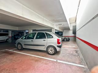 Parking coche en El Clot
