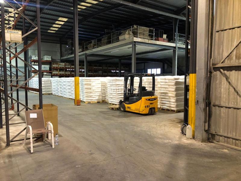 Foto 18dcc1fa-f429-4080-8205-61b846f9cd94. Local comercial en Oliva pueblo Oliva