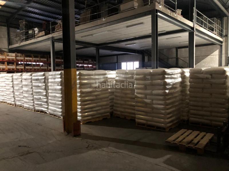 Foto e7f322e9-0edd-4ced-973a-2e63ab2b92d8. Local comercial en Oliva pueblo Oliva