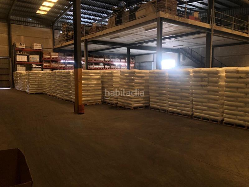 Foto f7904954-a5c7-4fbc-84b5-cf844b362bdf. Local comercial en Oliva pueblo Oliva