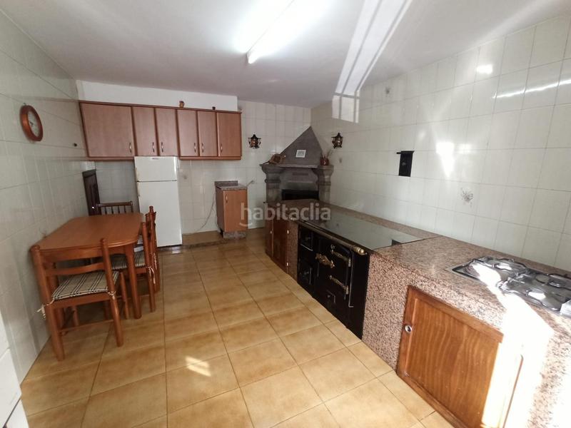 Foto 0344e084-02d2-4096-ba97-4729e88fbe2b. Casa pareada en Camariñas