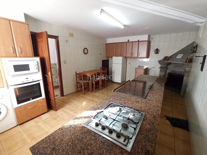 Foto 8e2ba0eb-5542-433d-a100-79164f6186d7. Casa pareada en Camariñas