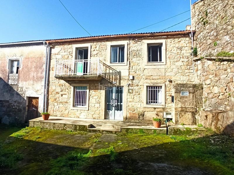 Foto be55908c-591a-4283-9bd2-bceb40f52483. Casa pareada en Camariñas