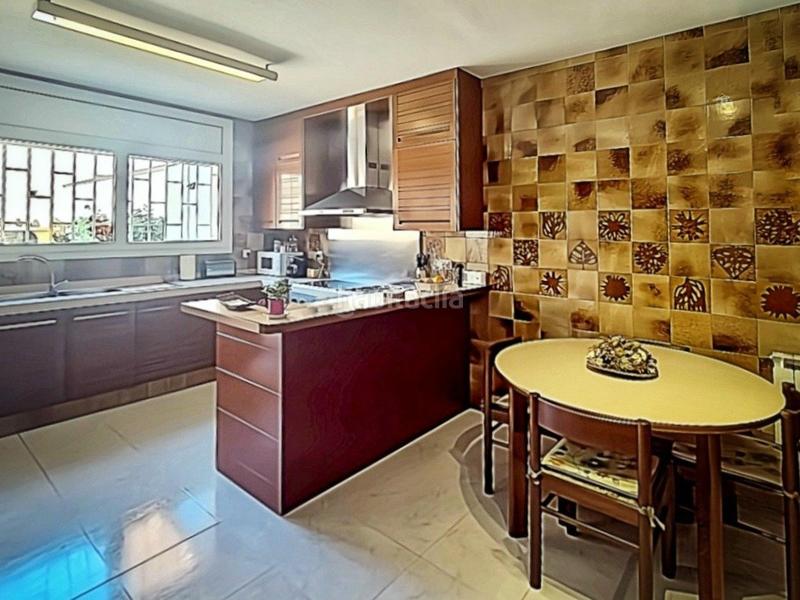 Foto 950ec328-5cfe-4edf-bdd5-9e54179a9a96. Casa bifamiliare con riscaldamento parcheggio in Veïnat Salt