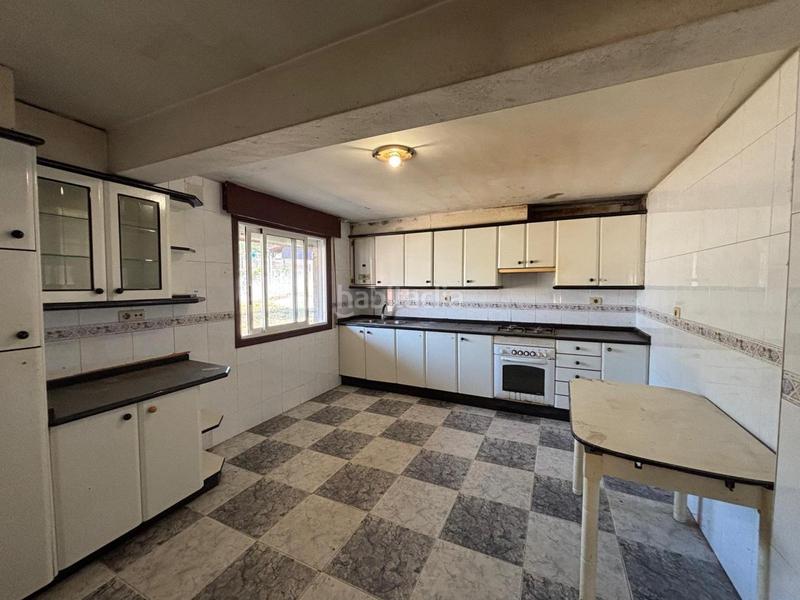 Foto a42ed2e4-ab47-4e83-b2b1-8465c4b653ee. Casa amb aparcament a Redondela