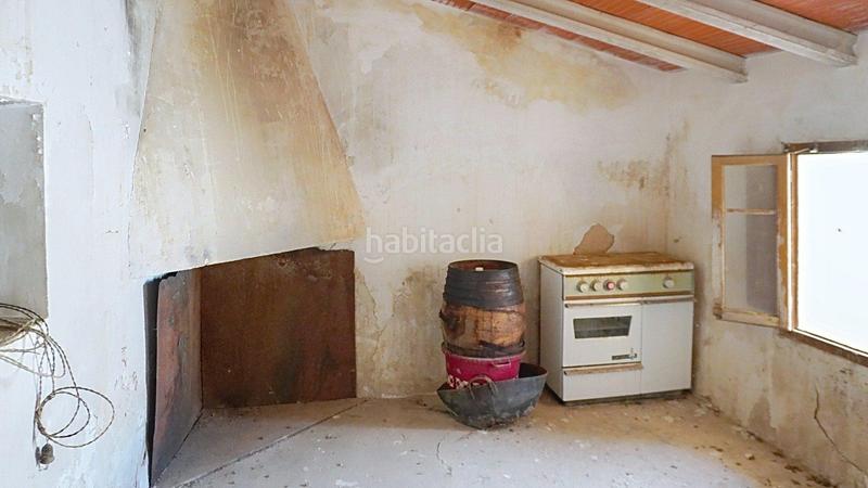 Foto c8fd3b68-4815-4fa1-bfb4-b7912b13a104. Casa adosada en Yecla