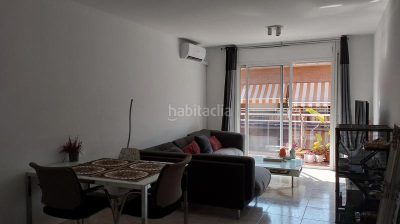 Foto c10296de-c5b8-494e-a892-9ba3e42fa522. Zweistöckige wohnung mit parking in Centre Pineda de Mar