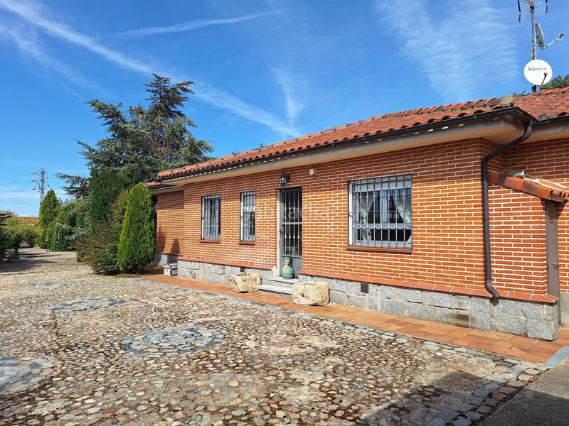 Foto b8f11a64-c80d-4e0b-b60b-142a22c11343. Masia amb aparcament a Peñaranda de Bracamonte