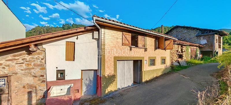 Foto d7ef8090-ecae-494f-819f-068de19de587. Casa adosada en Grado