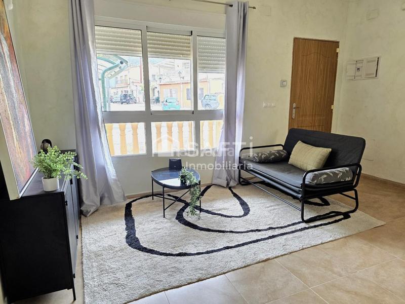 Foto ccf8029d-d460-44f0-8f1a-ef0f12062cdd. Pis a Abanilla