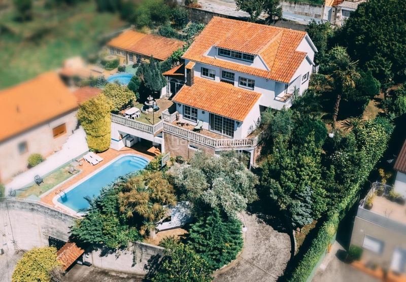 Foto a39009f7-f3f7-463f-942d-b5cd1a382a42. Casa amb aparcament piscina a Teis Vigo