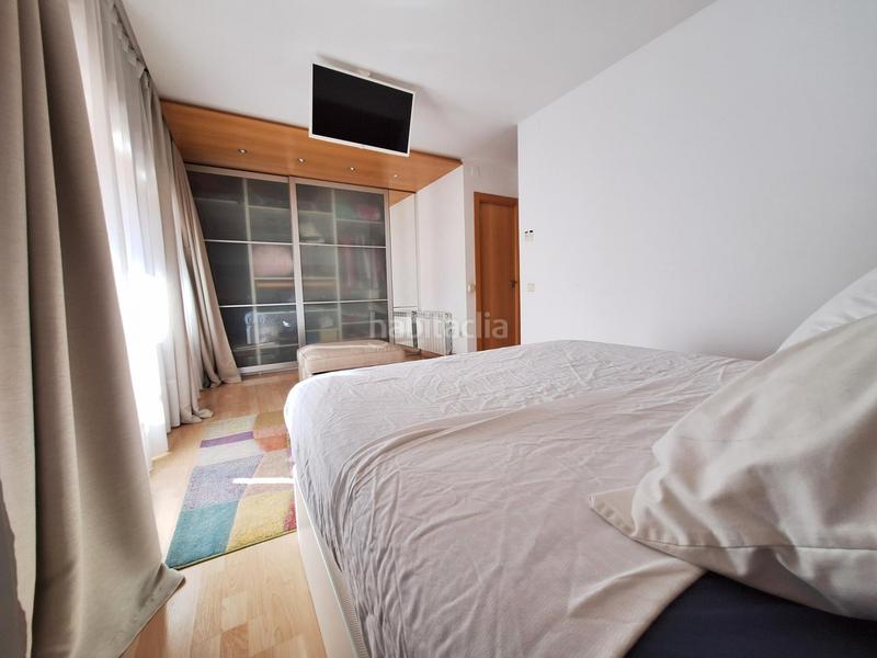 Foto 4519e507-d506-420f-98ba-2306c16b92e3. Casa adossada amb calefacció aparcament a Santpedor