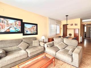 Casa aparellada a Maritim