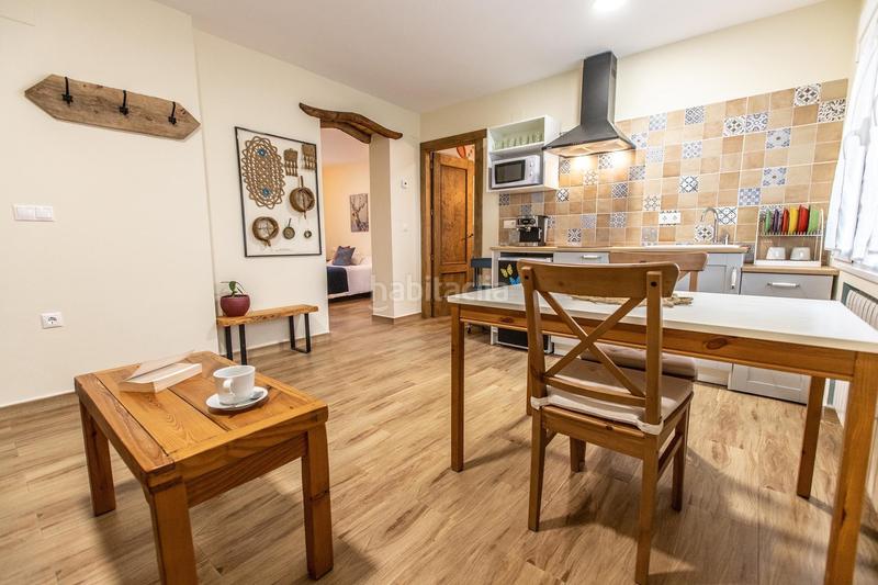 Foto 8796893b-c1e8-4fa2-b9b4-647df23db241. Casa aparellada a Santiago - Pontones