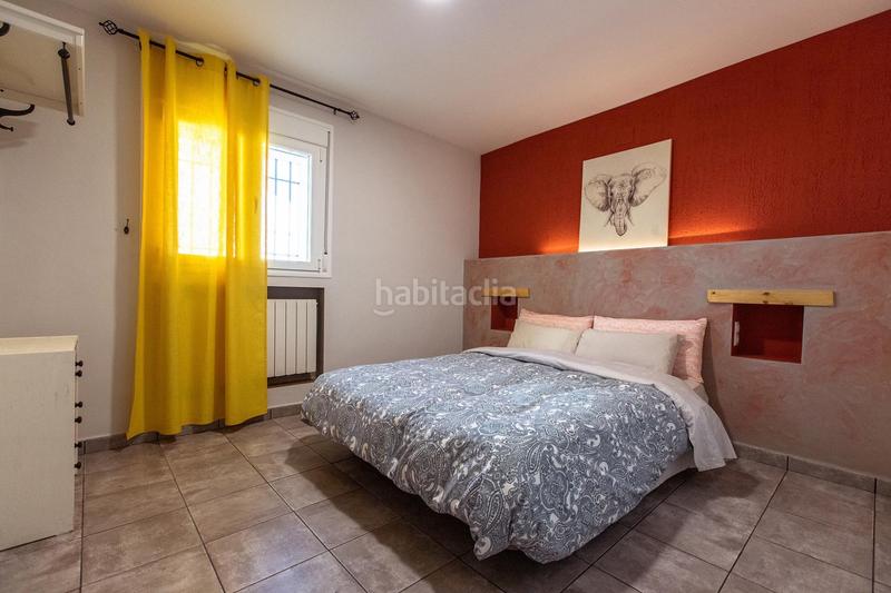 Foto c28b4d18-2e91-40ce-971b-726b5bd9ae8b. Casa aparellada a Santiago - Pontones