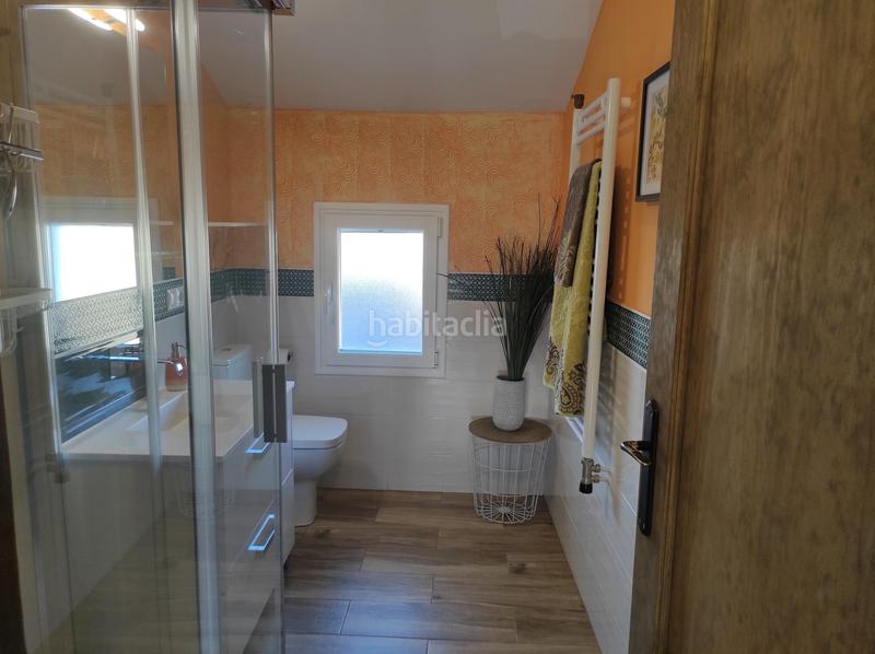 Foto e51b261e-f6f9-42bd-85bc-640475517f82. Casa aparellada a Santiago - Pontones