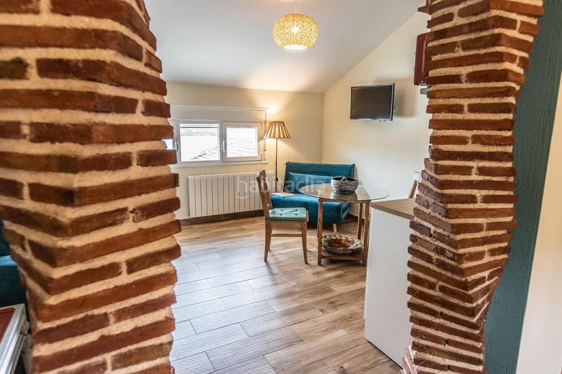 Foto f6597658-6e28-4124-9bc9-a23e2e37275b. Casa bifamiliare in Santiago - Pontones