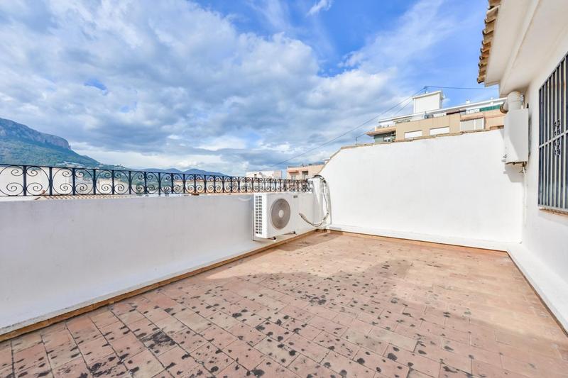 Foto e88b0bdf-b4a2-4cbb-9f02-cde34099fe87. Casa adosada en Pueblo Calp