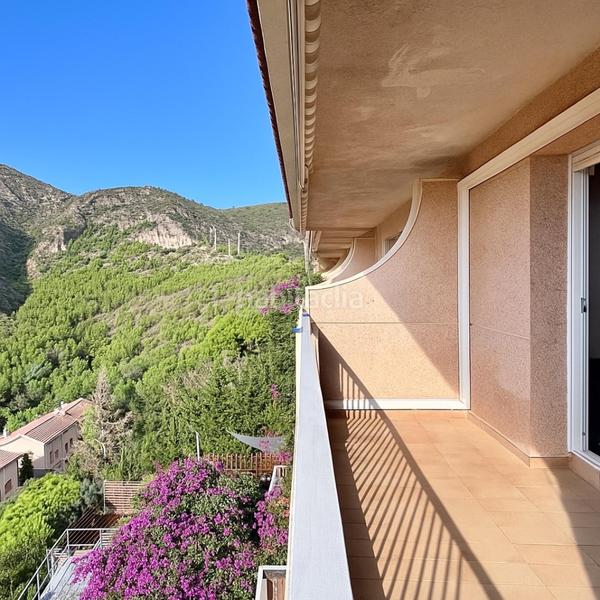 Foto 96ead719-310b-4916-bf03-be49b5d3e170. Casa adossada amb piscina a Can Girona - Terramar - Vinyet Sitges