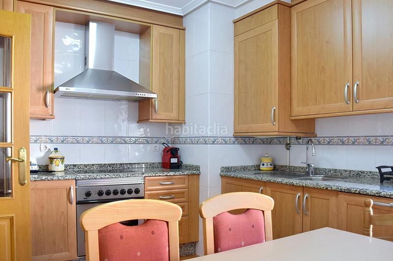 Foto ae98f356-8964-4d3a-a12b-93a23c7d6576. Rent flat with heating parking in Castiñeiriño - Cruceiro de Sar Santiago de Compostela