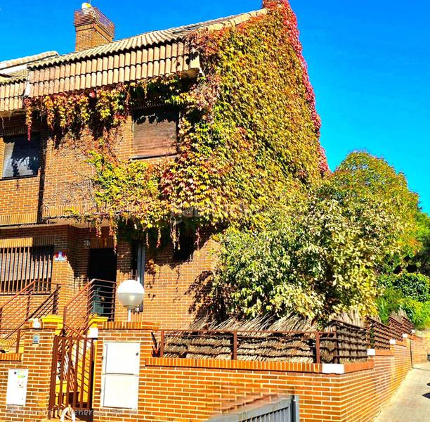 Foto b4927814-7617-439b-9c6d-7546324ade9c. Casa bifamiliare con riscaldamento parcheggio piscina in Rozas de Madrid (Las)