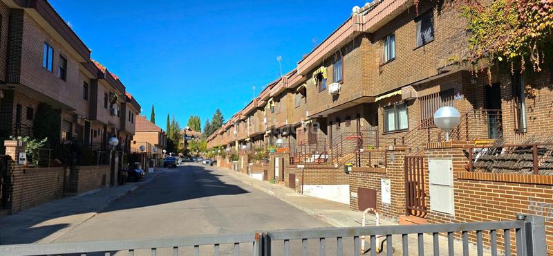 Foto 1294f14e-0458-482c-a272-8551666164c0. Doppelhaus mit heizung parking pool in El Burgo Rozas de Madrid (Las)